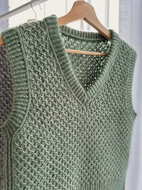 Gloria Vest (V-neck)