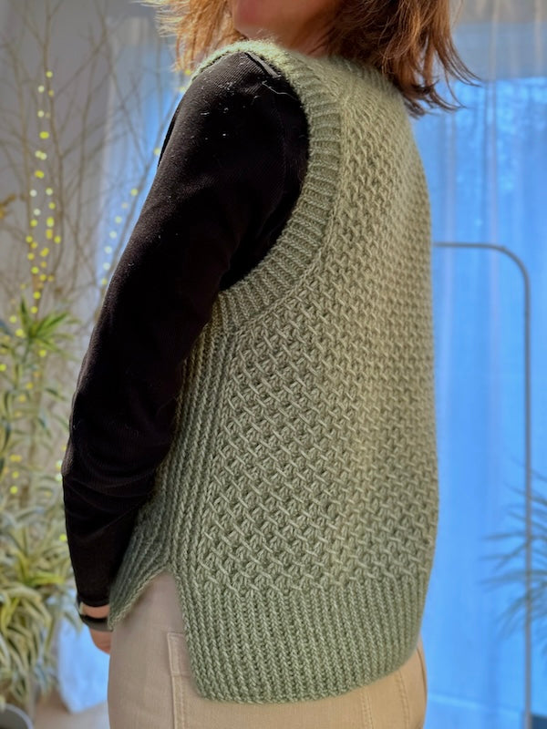 Gloria Vest (V-neck)