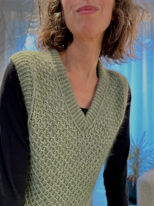 Gloria Vest (V-neck)