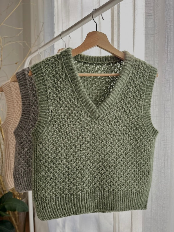 dress vest knits Gloria (V-neck) – Adorable weight yarns to choose Long Sleeve Macy's Jean dark olive Size:us 10