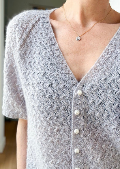 Renée Tee (V-neck)
