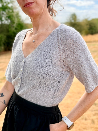 Renée Tee (V-neck)