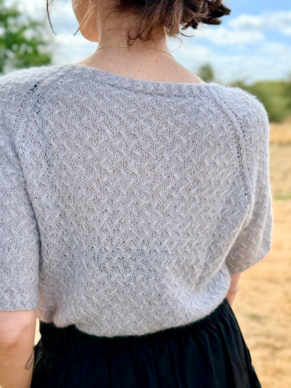 Renée Tee (V-neck)
