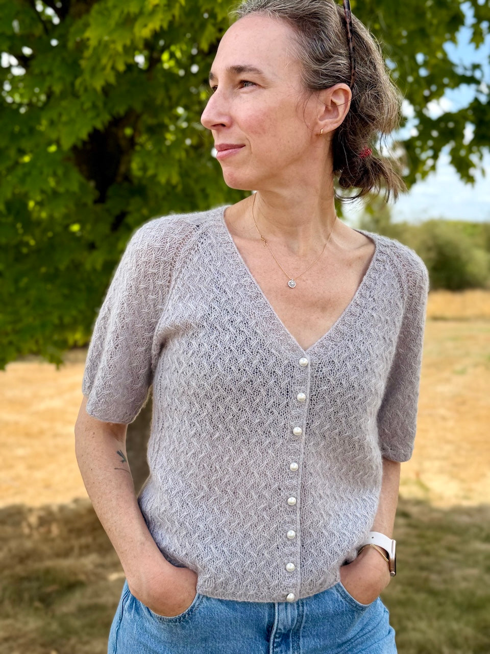 Renée Tee (V-neck)