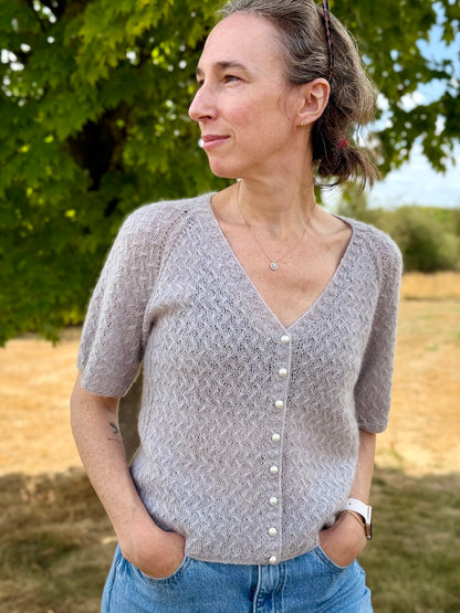 Renée Tee (V-neck)