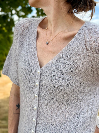 Renée Tee (V-neck)