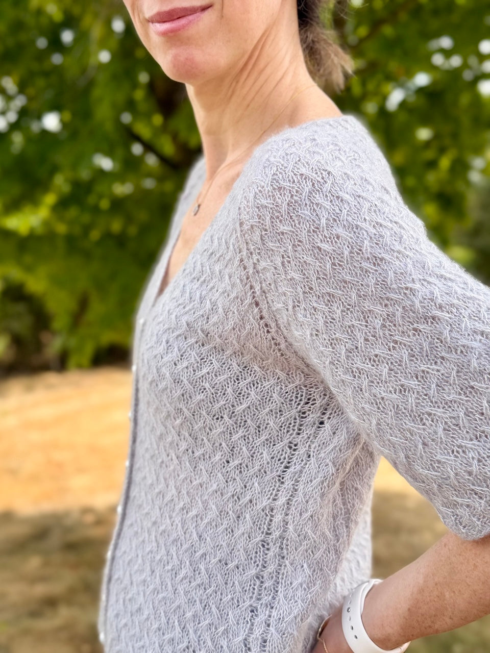 Renée Tee (V-neck)