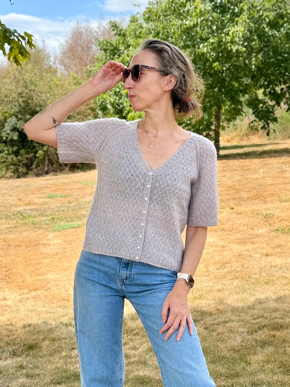 Renée Tee (V-neck)
