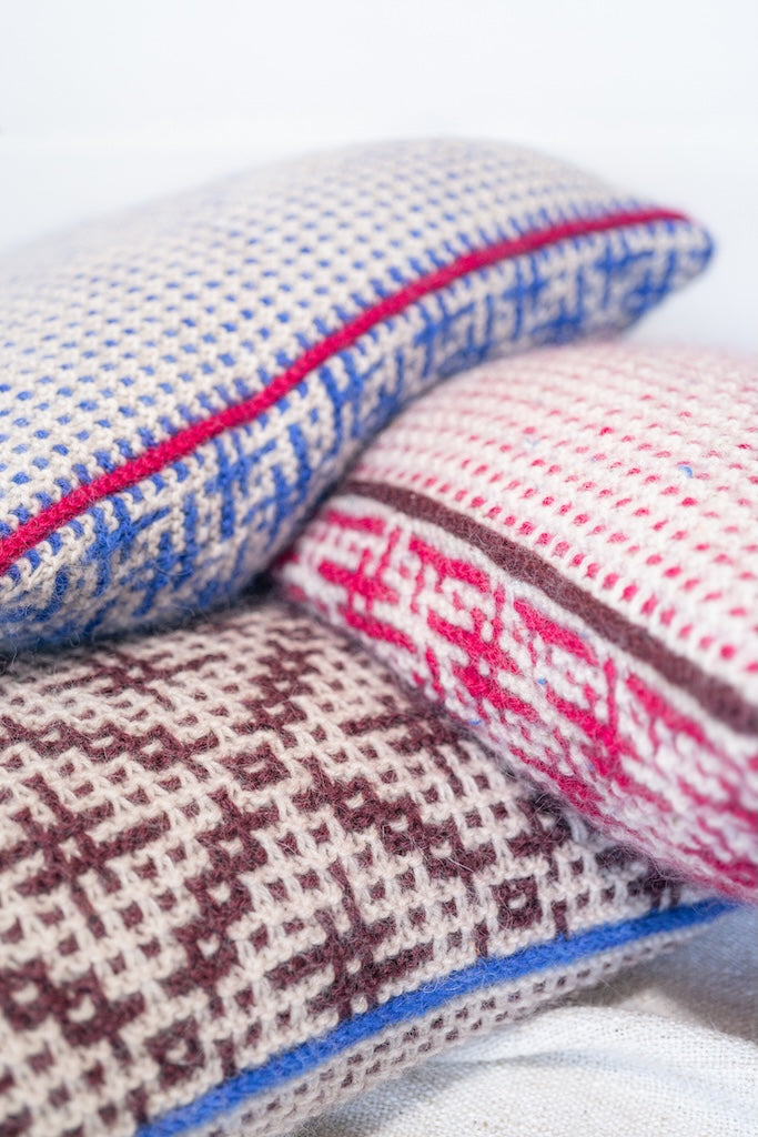 Labyrinth cushion